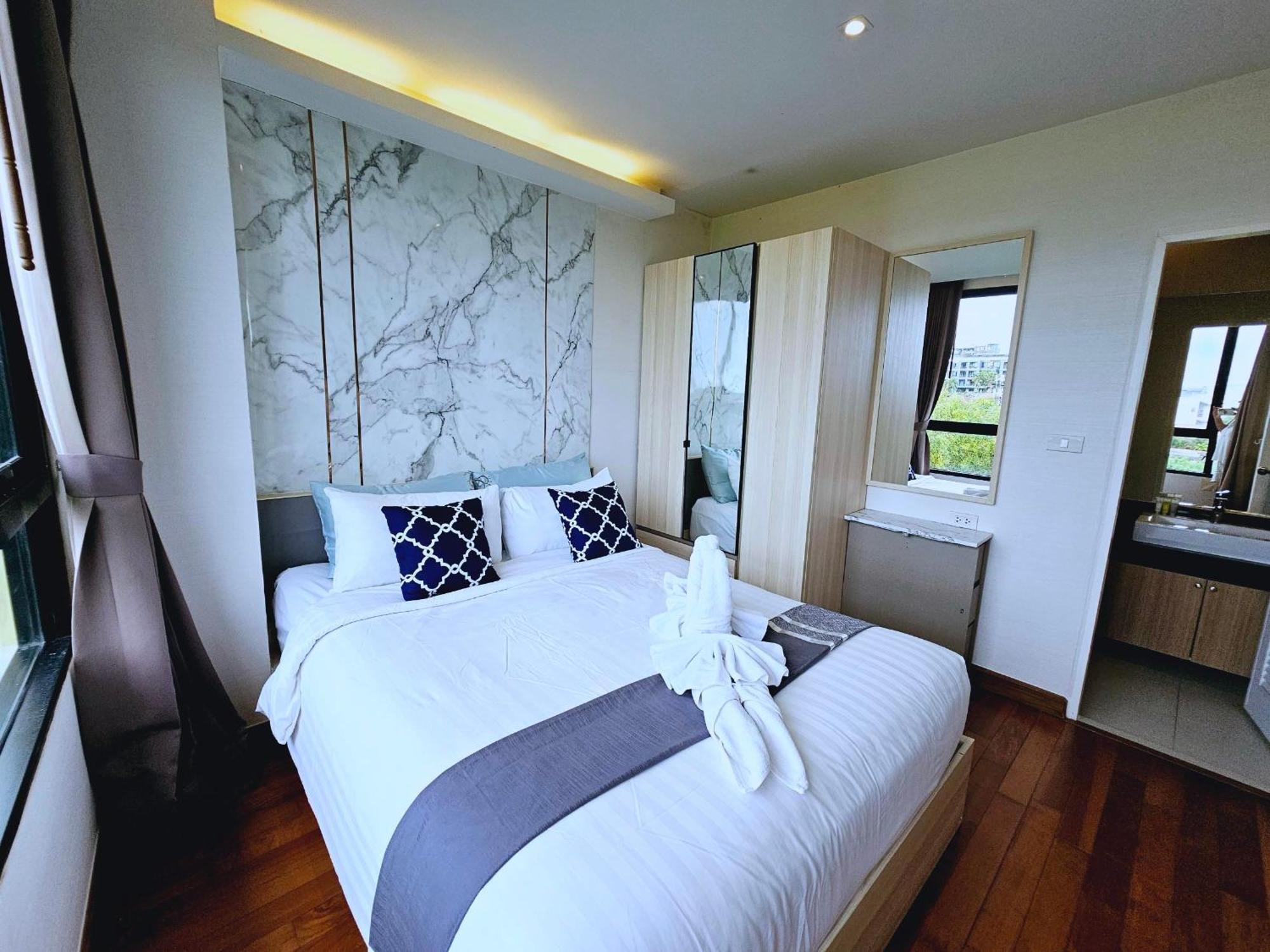 The Lago Naiharn By Sala Estate Nai Harn Exterior photo